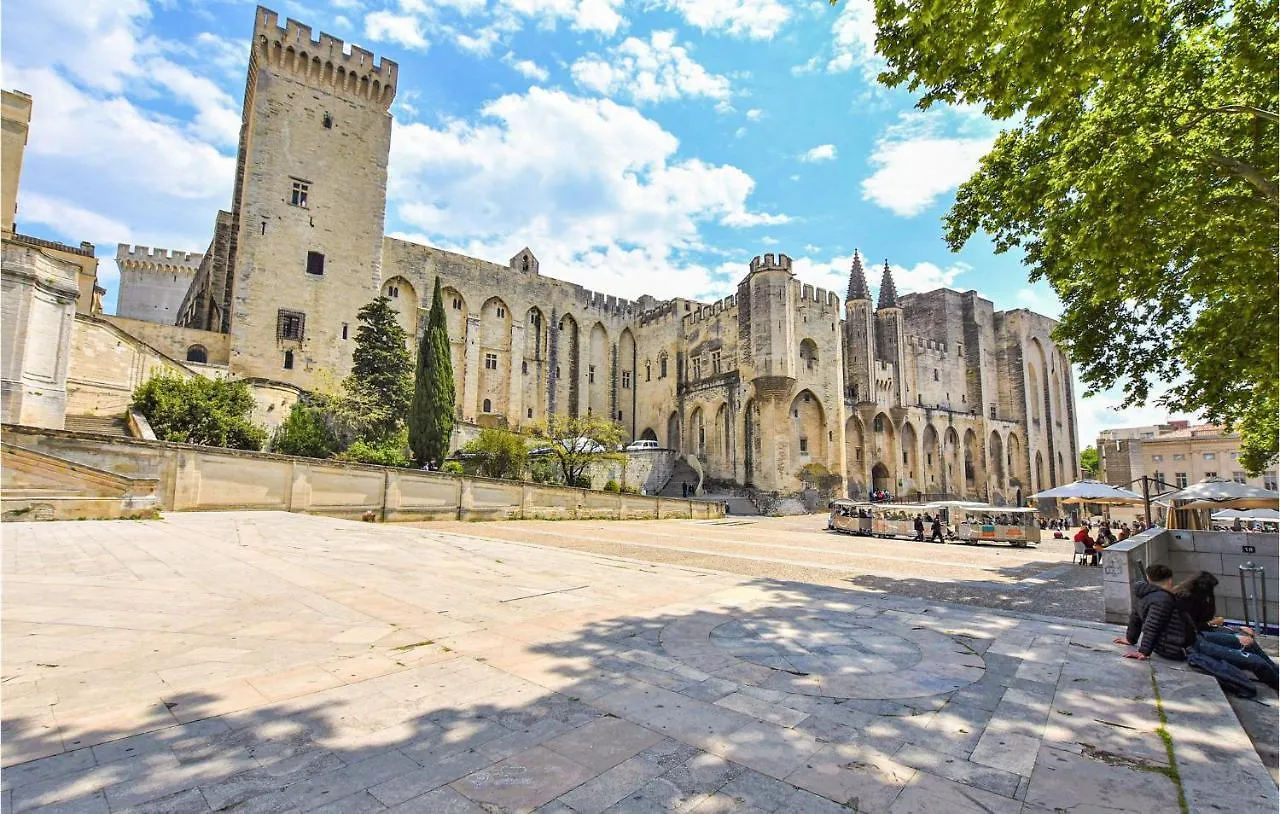 Amazing Apartment In Avignon With Wifi